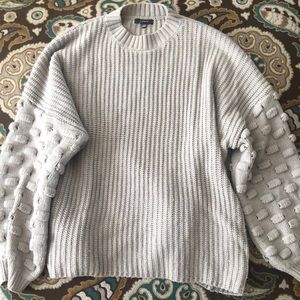 Boutique Gray sweater with big designed sleeves